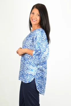 Caroline Morgan Dee Hi-low Hem Top in Blue Multi- Short Sleeve Tops | Sleeved Dress